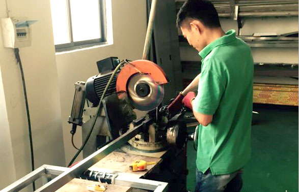 在保障品質(zhì)，不偷工減料的前提下，嚴(yán)格按照工期完成施工