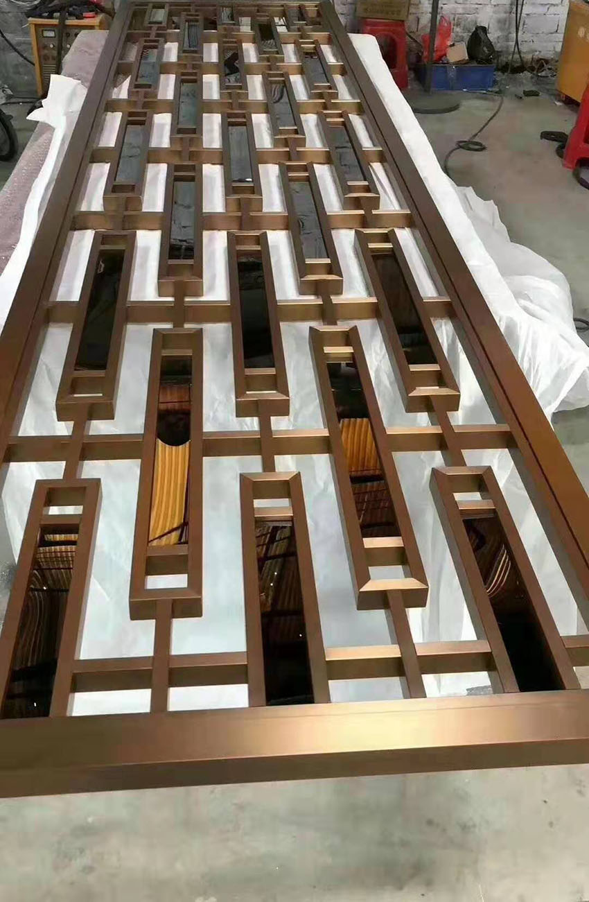 【百科】紅古銅拉絲不銹鋼屏風加工選泓冠，20多年不銹鋼制作，質(zhì)量保障